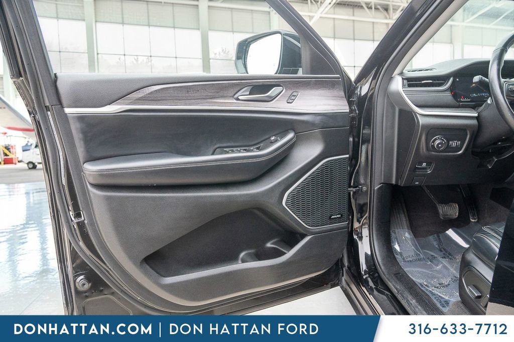 Used 2021 Jeep Grand Cherokee L Limited image 16