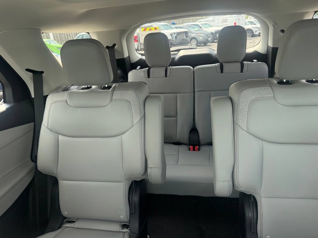 New 2026 Ford Explorer Active w/ Active Comfort Package AWD/4WD image 31