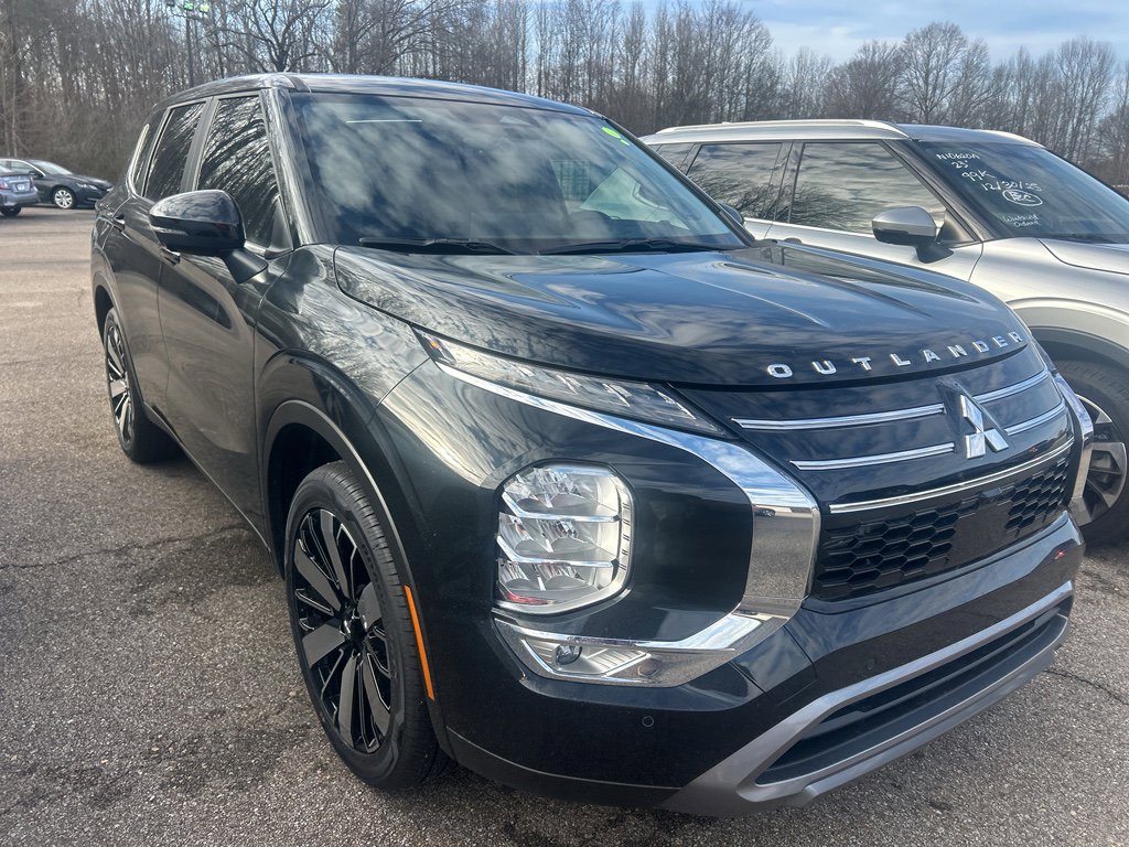 New 2026 Mitsubishi Outlander LE image 3