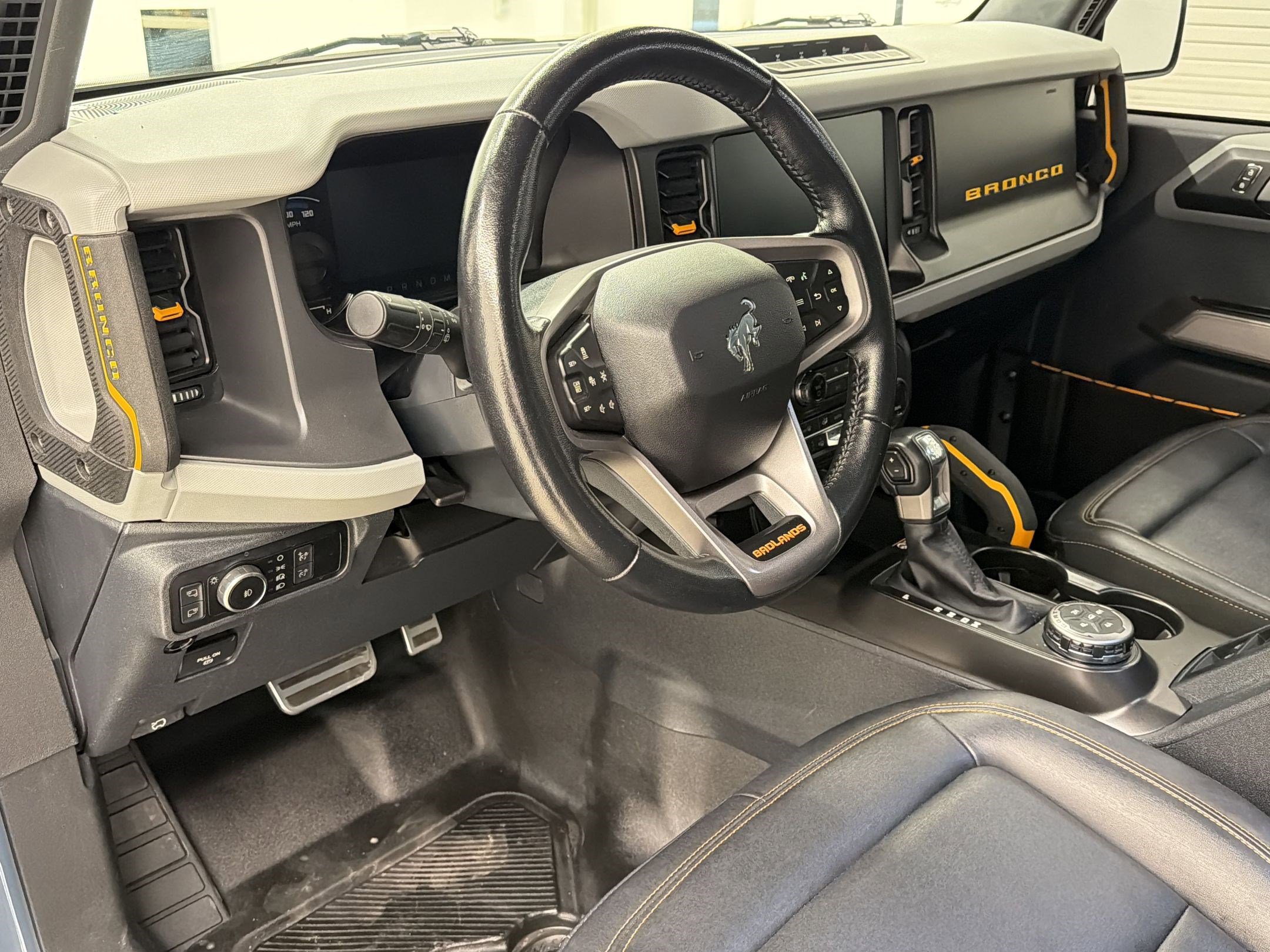 Used 2023 Ford Bronco Badlands AWD/4WD image 4