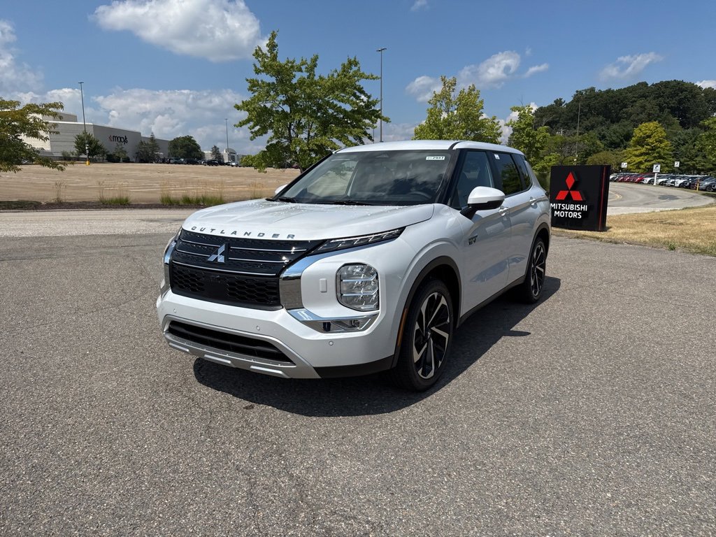 New 2025 Mitsubishi Outlander SE image 17