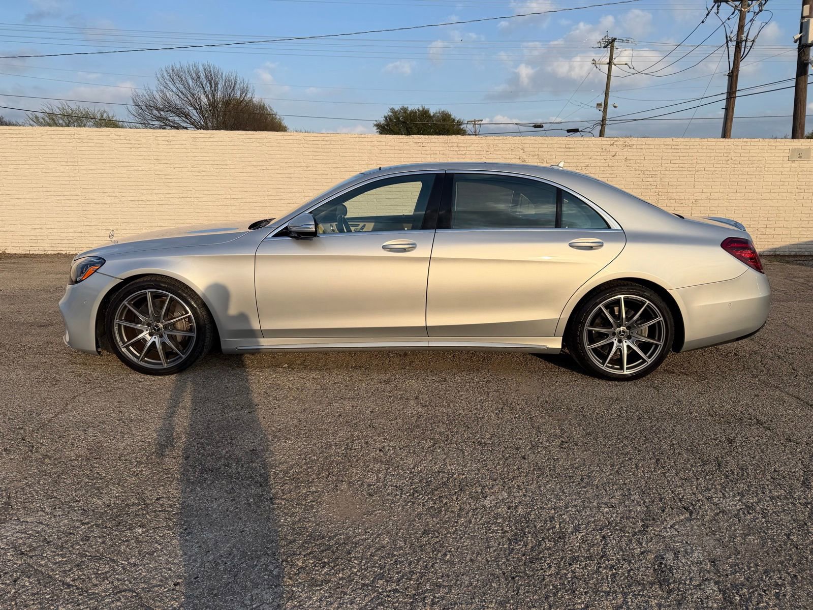 Used 2020 Mercedes-Benz S 560 Sedan image 3