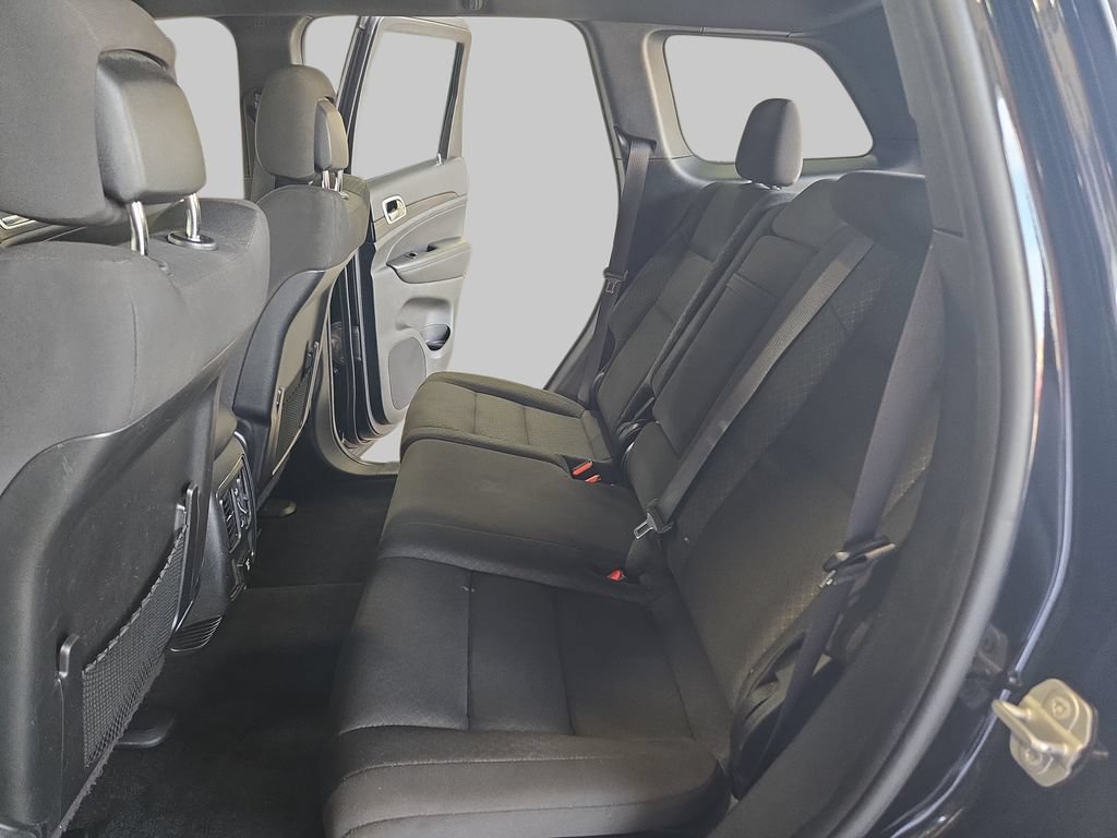 Used 2021 Jeep Grand Cherokee Laredo AWD/4WD image 17