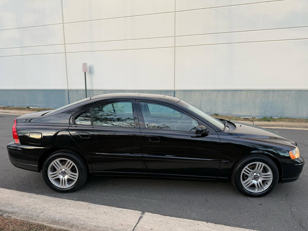 Used 2005 Volvo S60 2.5T image 13