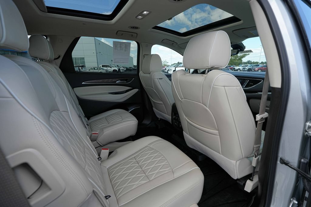 Used 2022 Buick Enclave Avenir w/ Avenir Technology Package AWD/4WD image 24