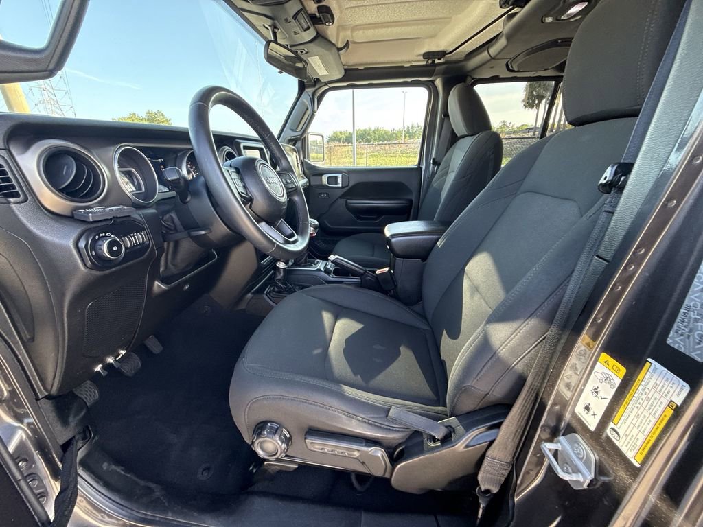Used 2018 Jeep Wrangler Unlimited Sport S image 30