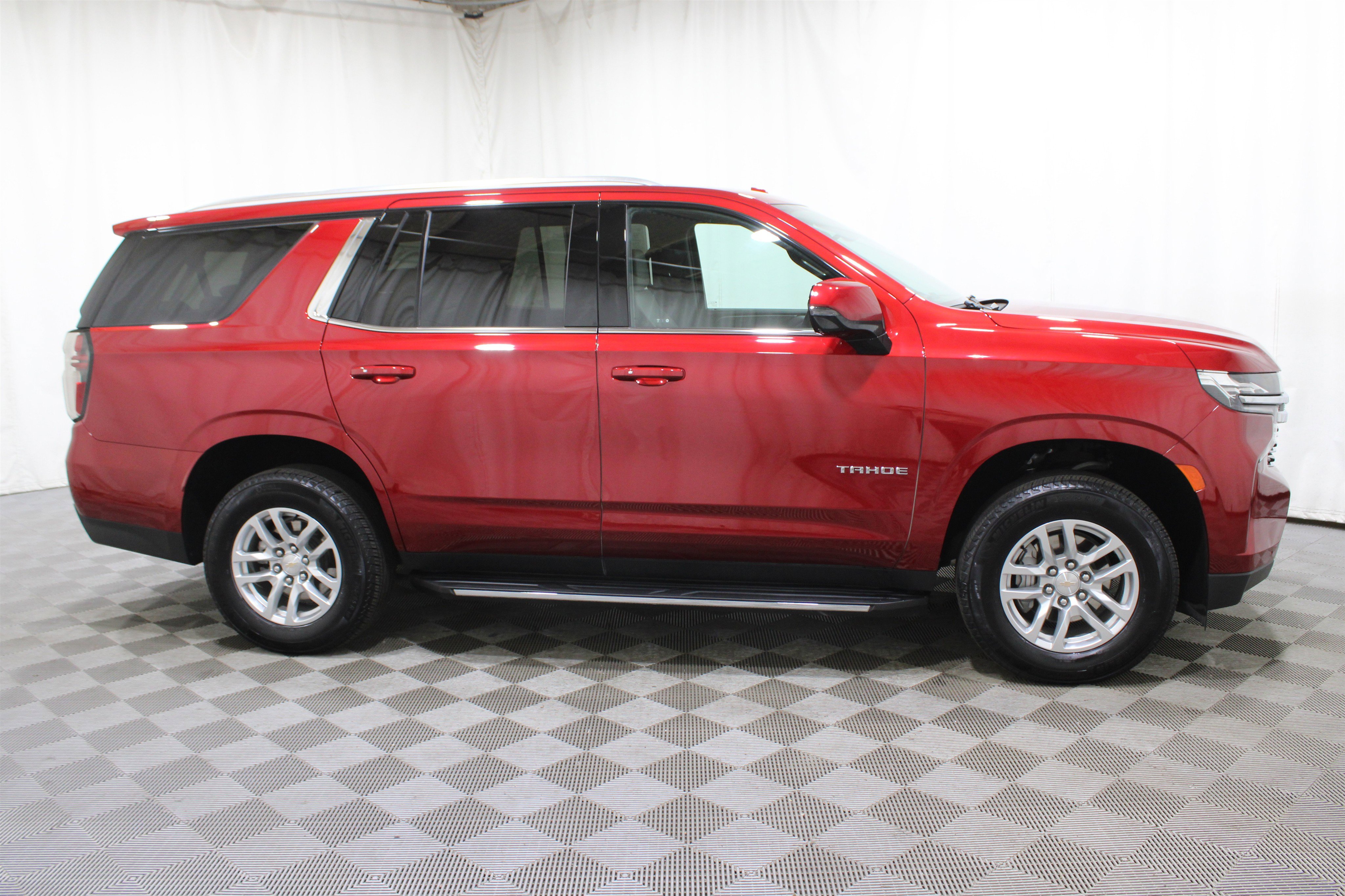 Used 2024 Chevrolet Tahoe LT w/ Luxury Package image 37