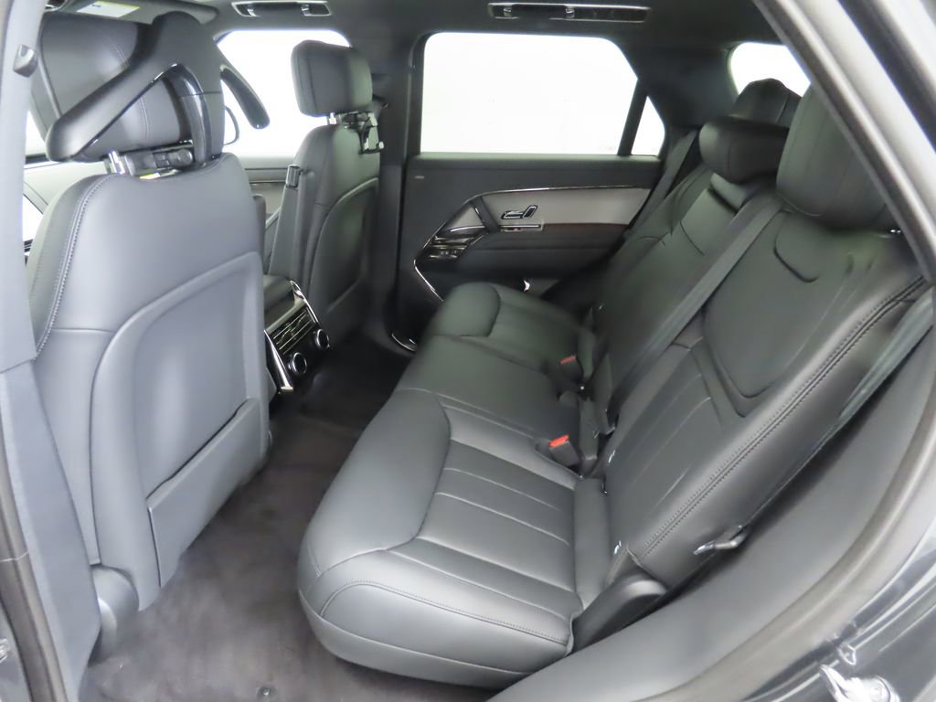 New 2025 Land Rover Range Rover Sport Dynamic SE image 23