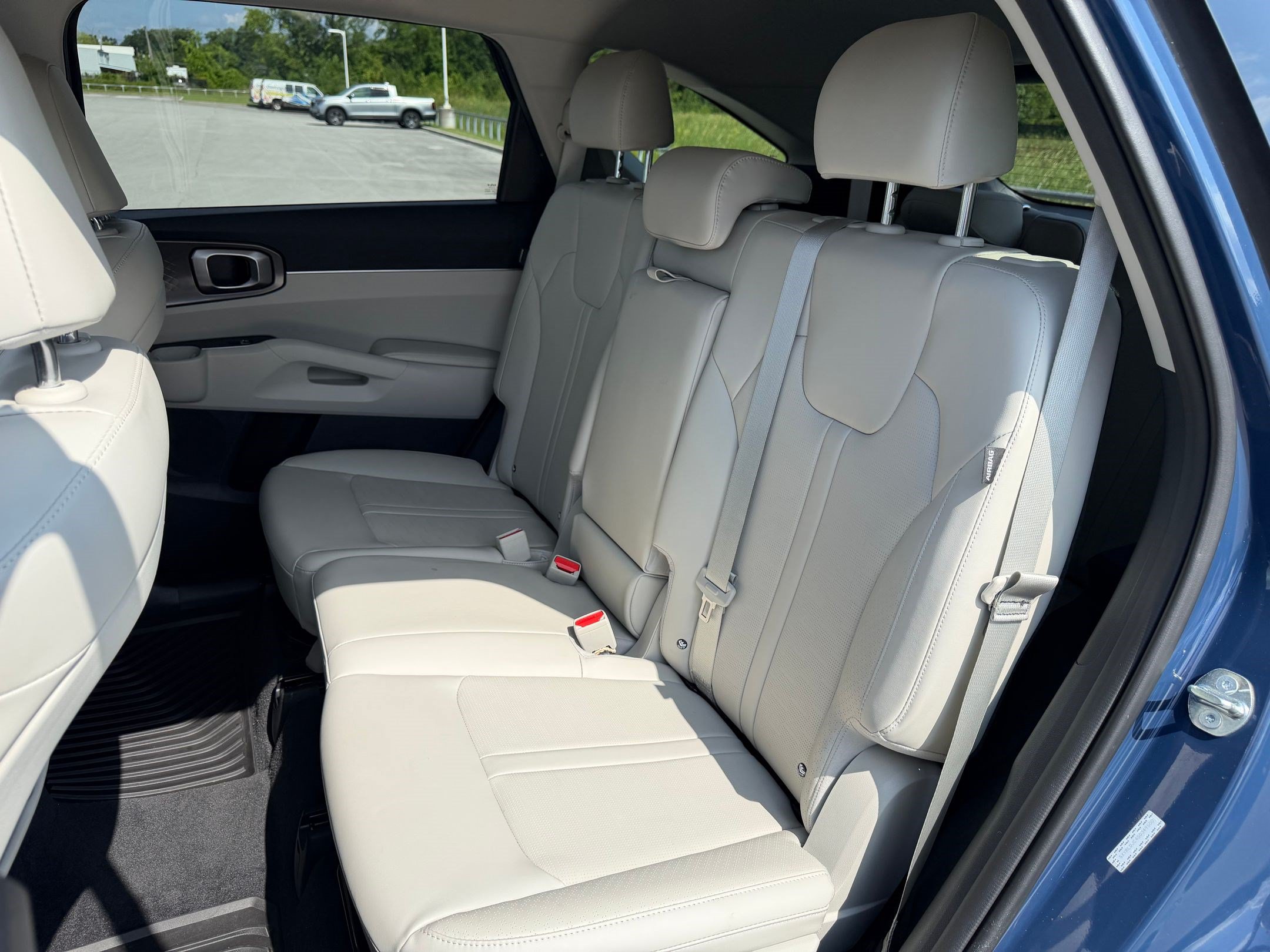 Used 2025 Kia Sorento S AWD/4WD image 19