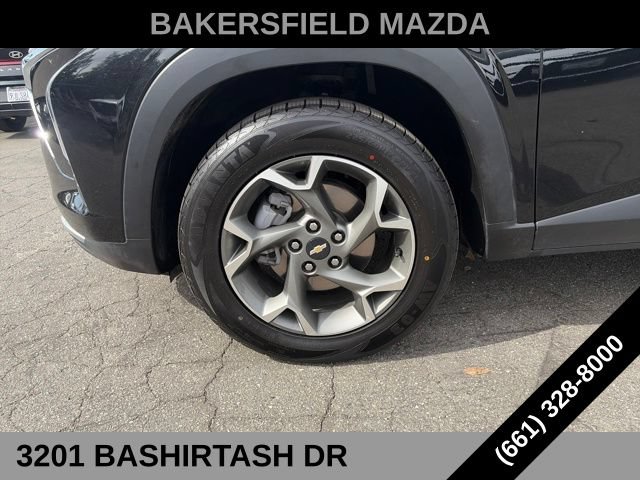 Used 2025 Chevrolet Trax LT FWD image 19