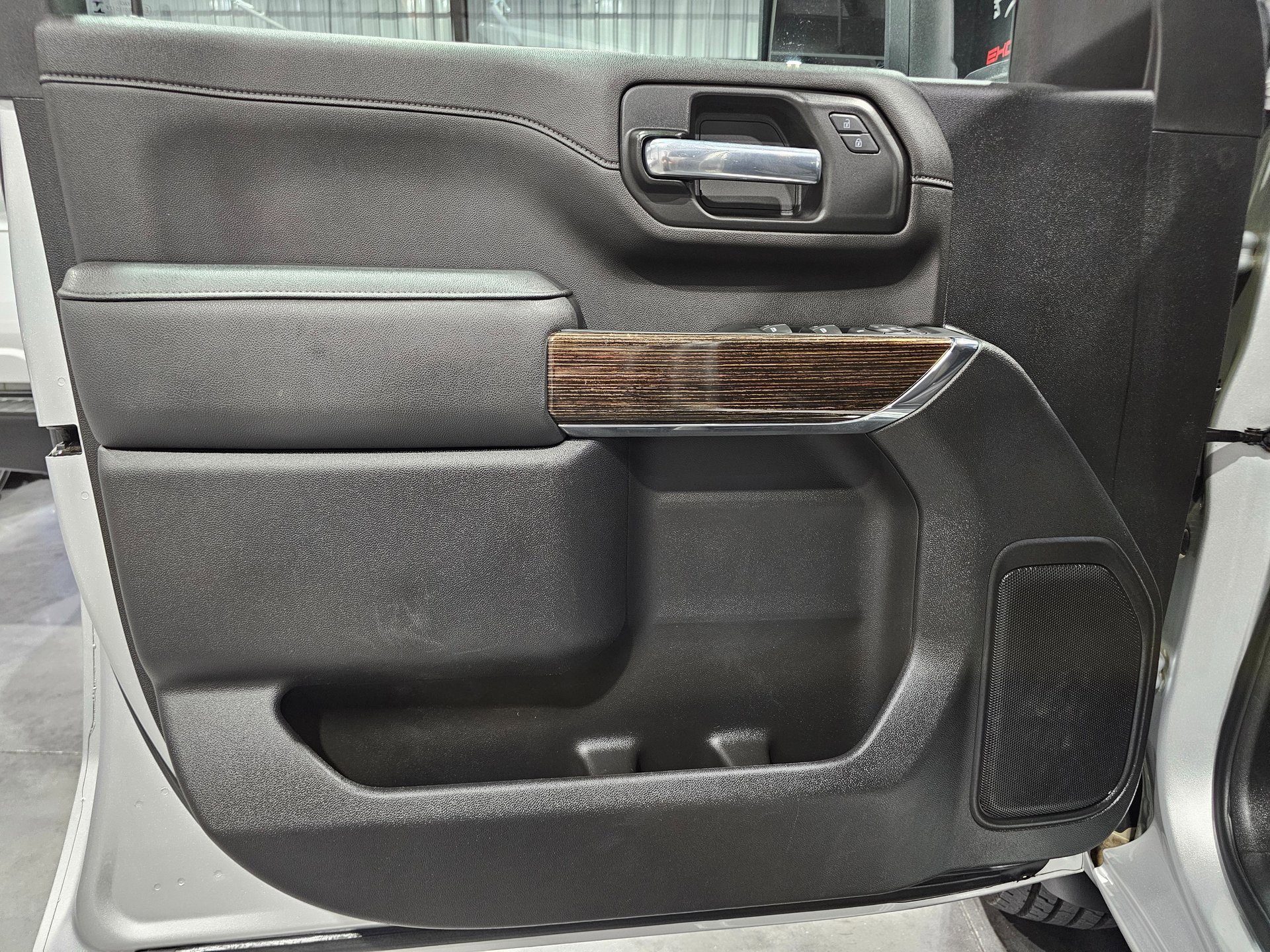 Used 2023 GMC Sierra 2500 SLE image 23