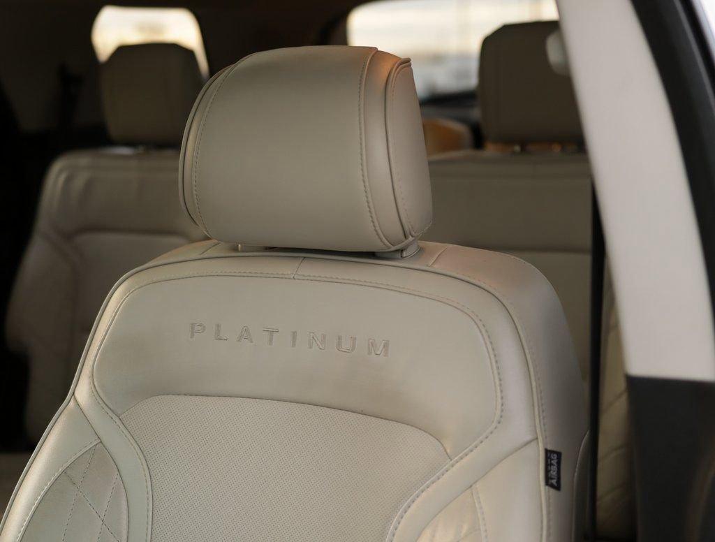 Used 2017 Ford Explorer Platinum image 24