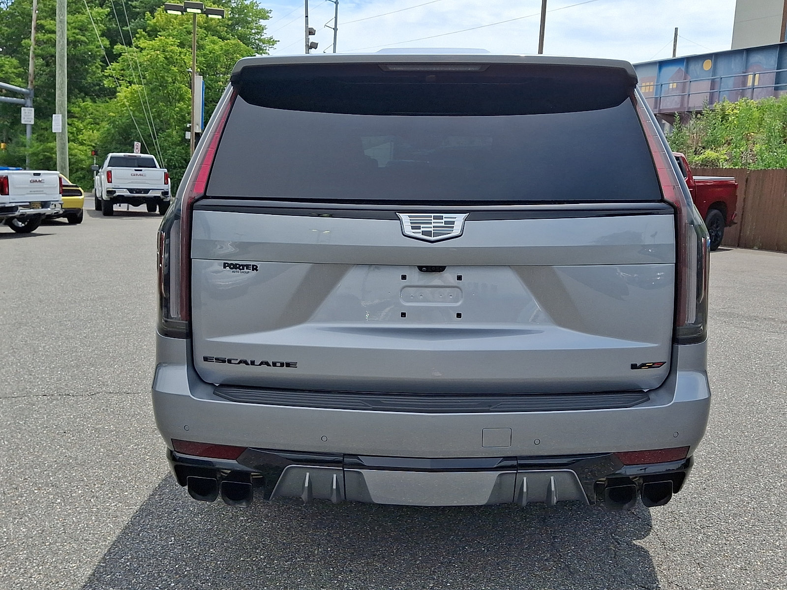 Certified 2024 Cadillac Escalade ESV V w/ LPO, ONYX Package AWD/4WD image 5