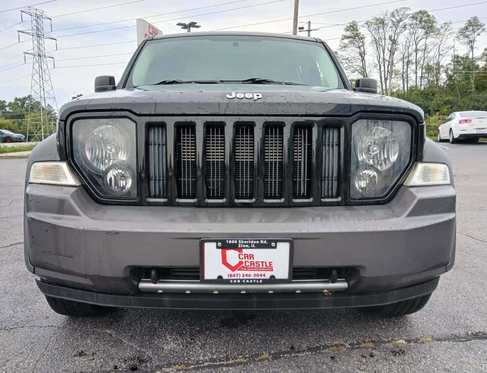 Used 2011 Jeep Liberty Renegade image 2