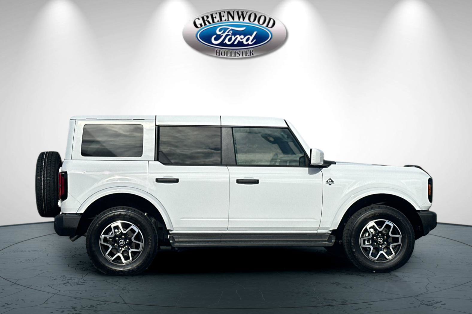 New 2026 Ford Bronco Outer Banks AWD/4WD image 3