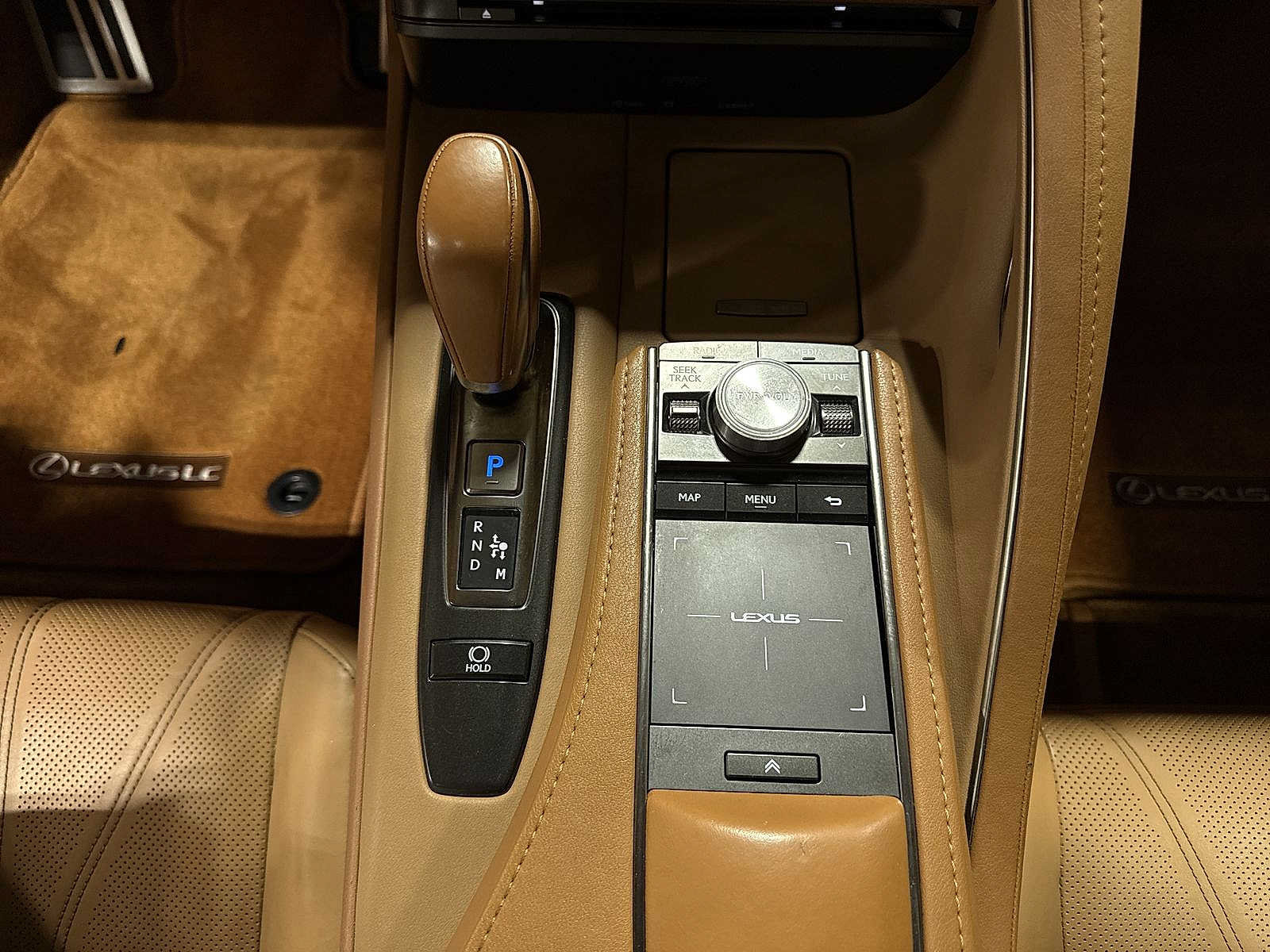 Used 2018 Lexus LC 500 Coupe w/ Touring Package RWD image 29