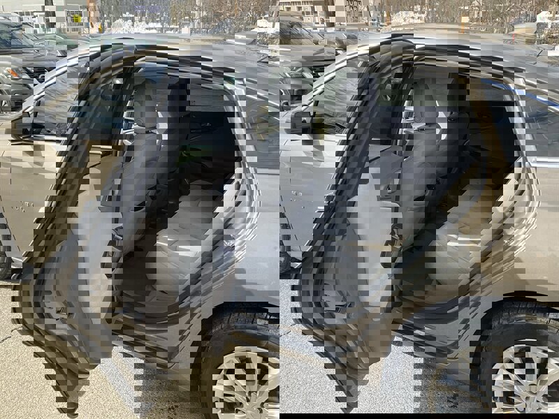 Used 2020 Chevrolet Malibu LT image 12