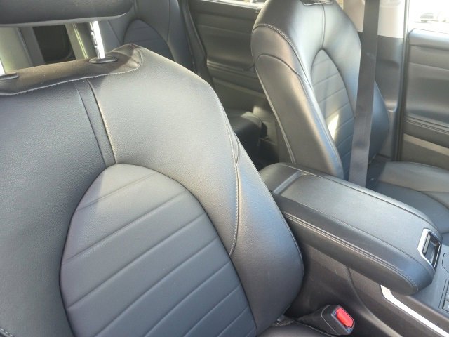 Used 2024 Toyota Highlander XLE image 16