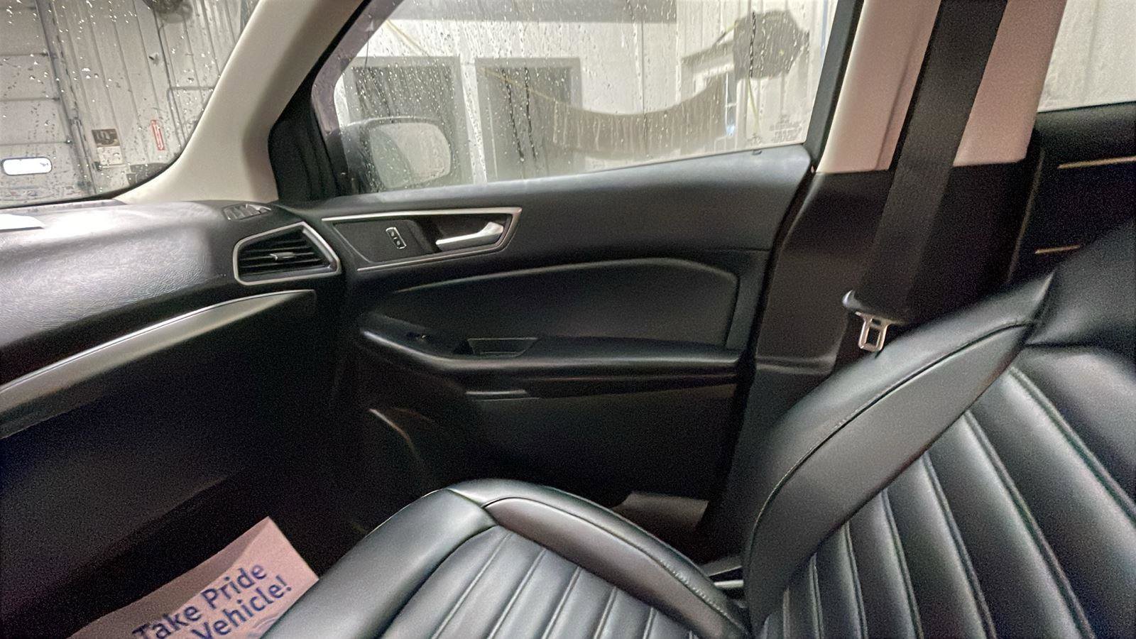 Certified 2022 Ford Edge SEL w/ Convenience Package image 12