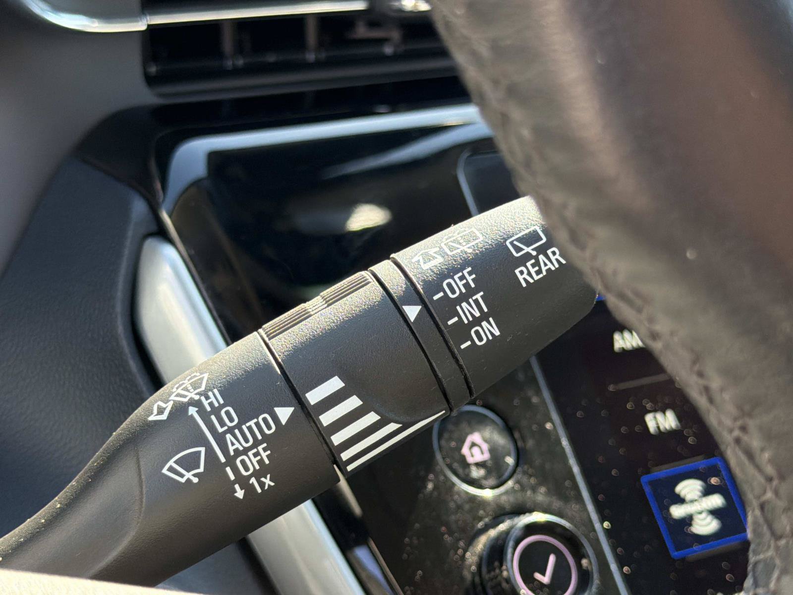 Used 2023 Chevrolet Bolt EUV Premier FWD image 20