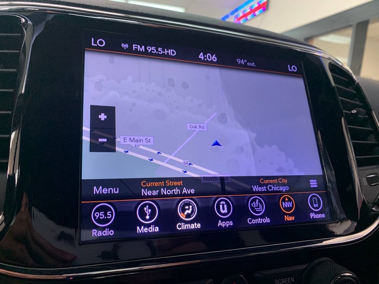 Used 2019 Jeep Grand Cherokee Altitude AWD/4WD image 10