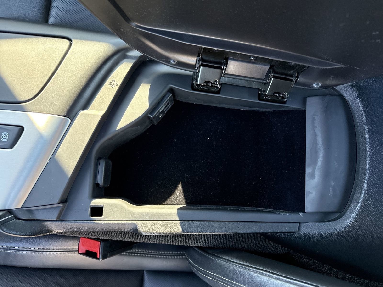 Used 2015 Chevrolet Corvette Stingray Coupe w/ Carbon Flash Badge Package image 23