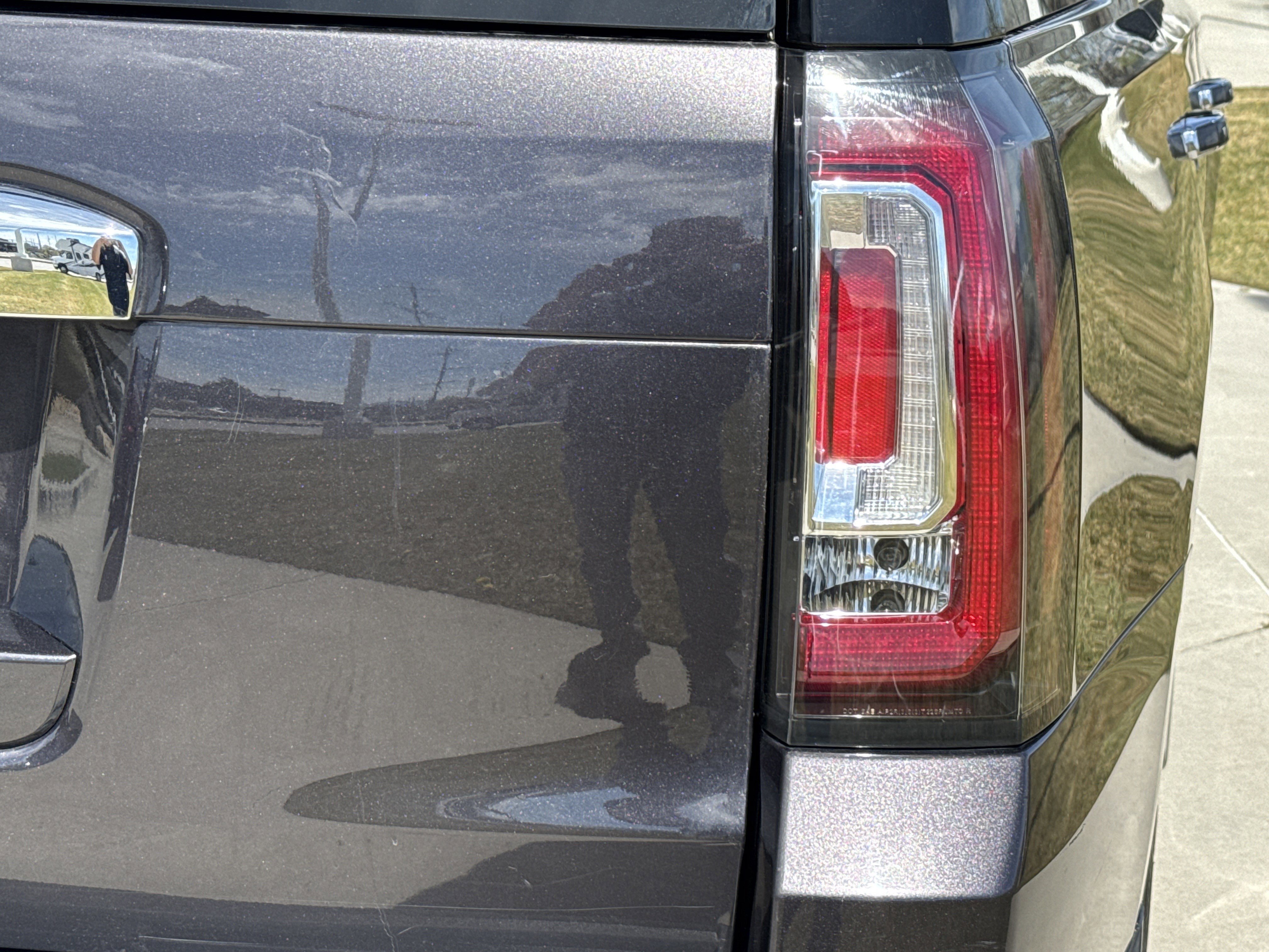 Used 2015 GMC Yukon Denali w/ Open Road Package image 12