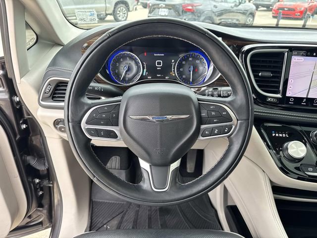 Used 2022 Chrysler Pacifica Limited AWD/4WD image 45