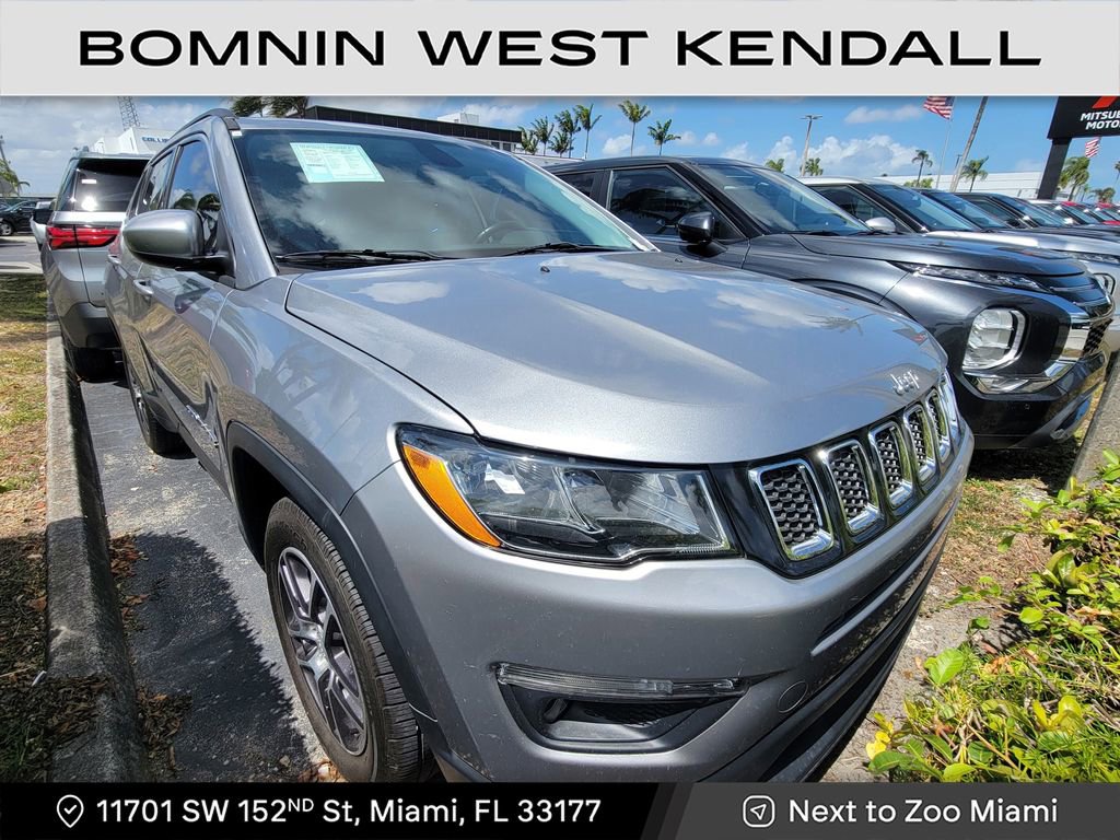 Used 2018 Jeep Compass Latitude image 1
