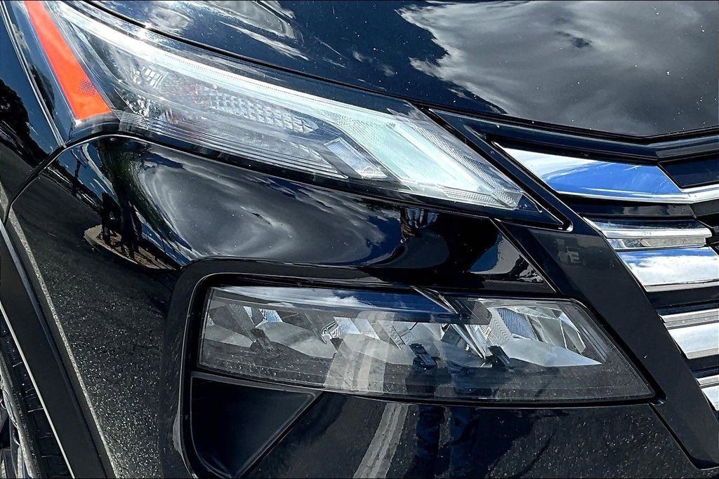 Used 2024 Nissan Rogue SV AWD/4WD image 29