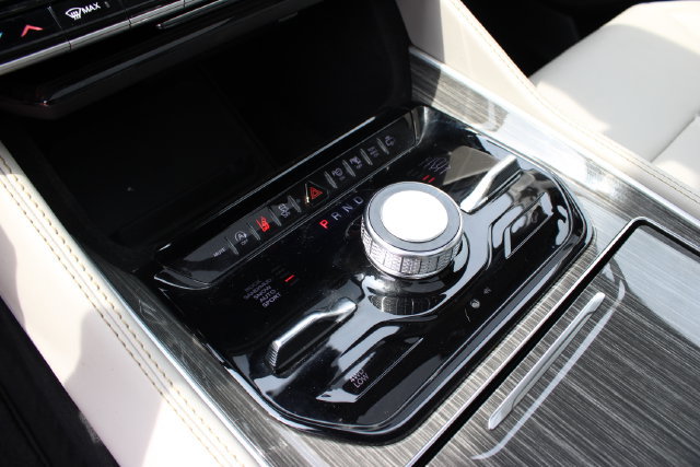 Used 2022 Jeep Wagoneer Series III w/ Premium Group I AWD/4WD image 25
