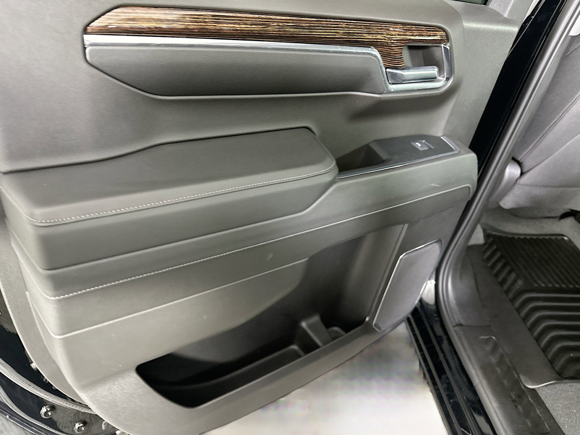 Used 2024 GMC Sierra 1500 Elevation image 26