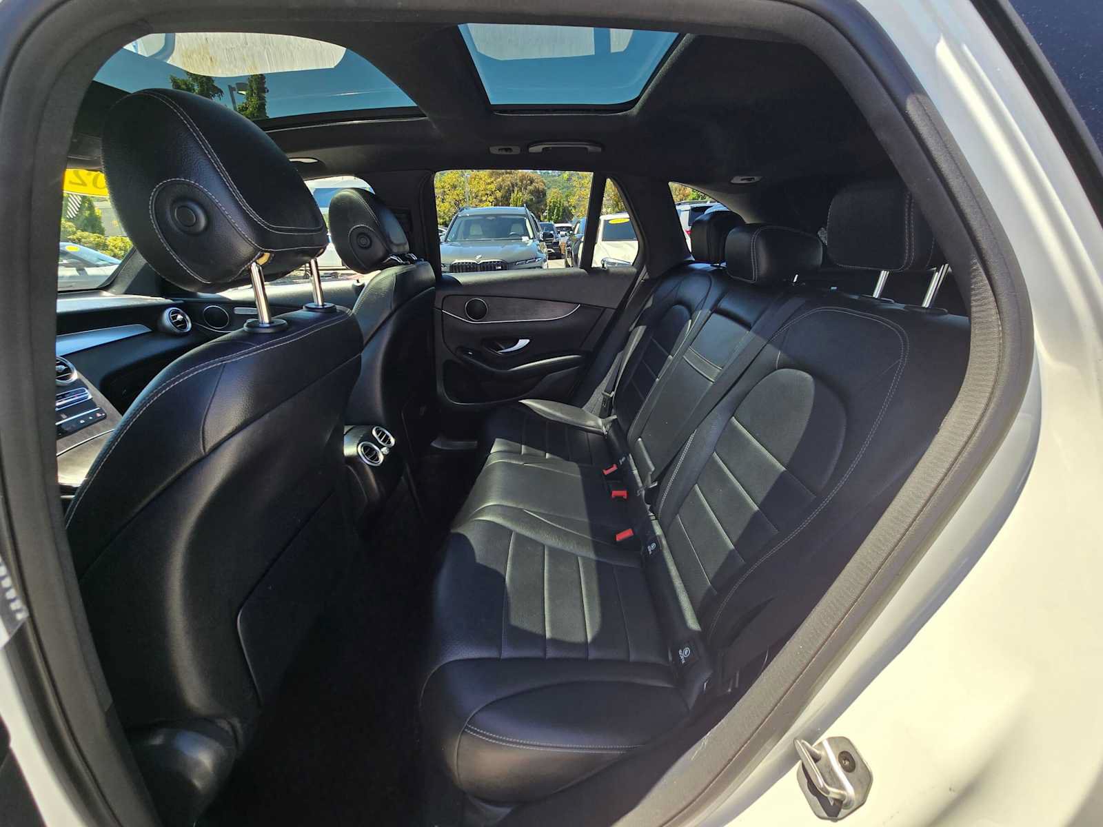 Used 2022 Mercedes-Benz GLC 300 image 17