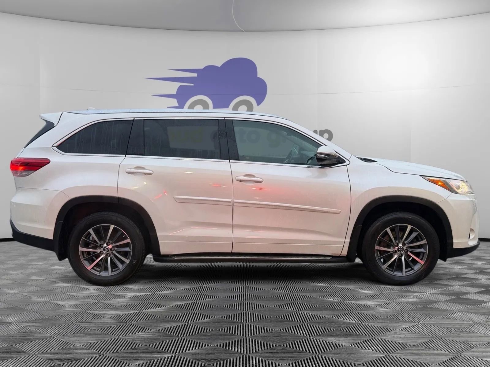 Used 2018 Toyota Highlander XLE image 6