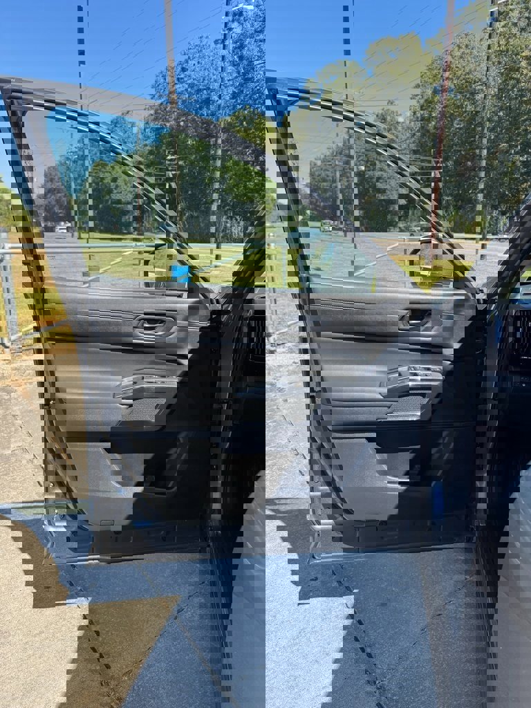 Used 2024 Nissan Pathfinder SV image 7