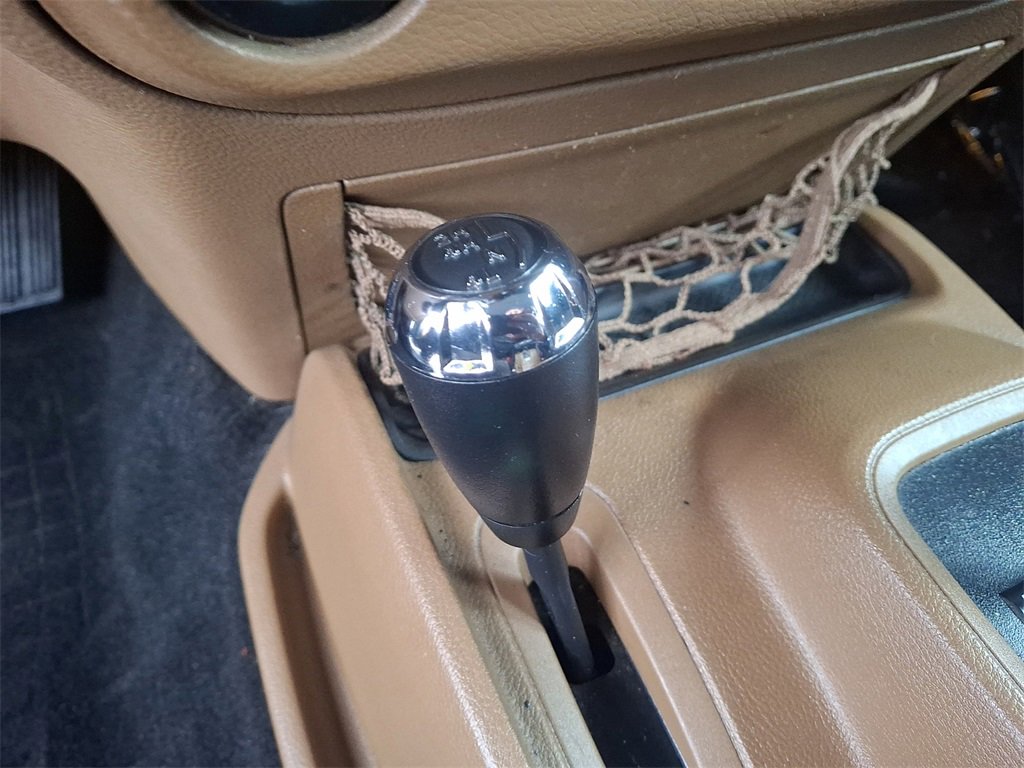 Used 2017 Jeep Wrangler Unlimited Sahara w/ Connectivity Group image 26