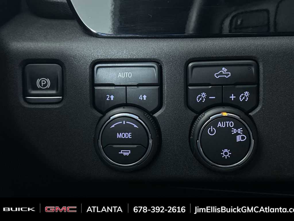 Used 2025 Chevrolet Silverado 1500 LT image 19