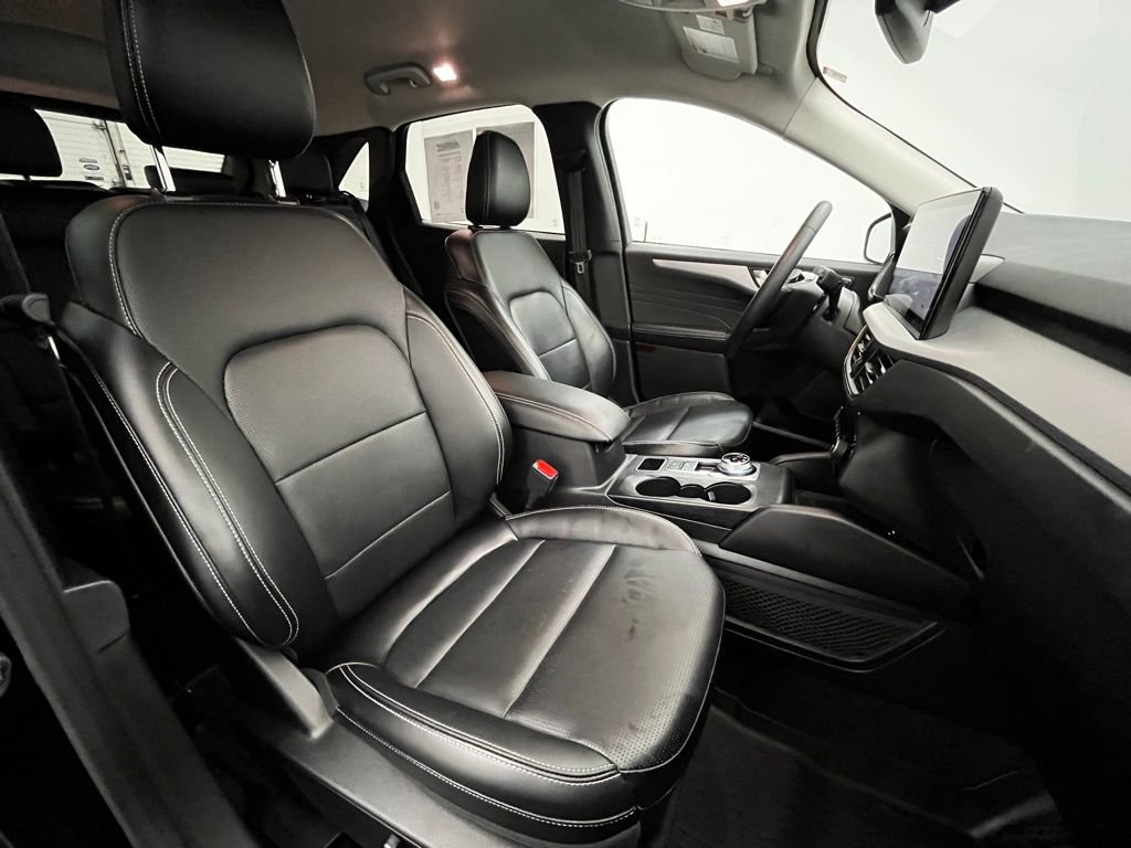 Used 2023 Ford Escape Platinum AWD/4WD image 34