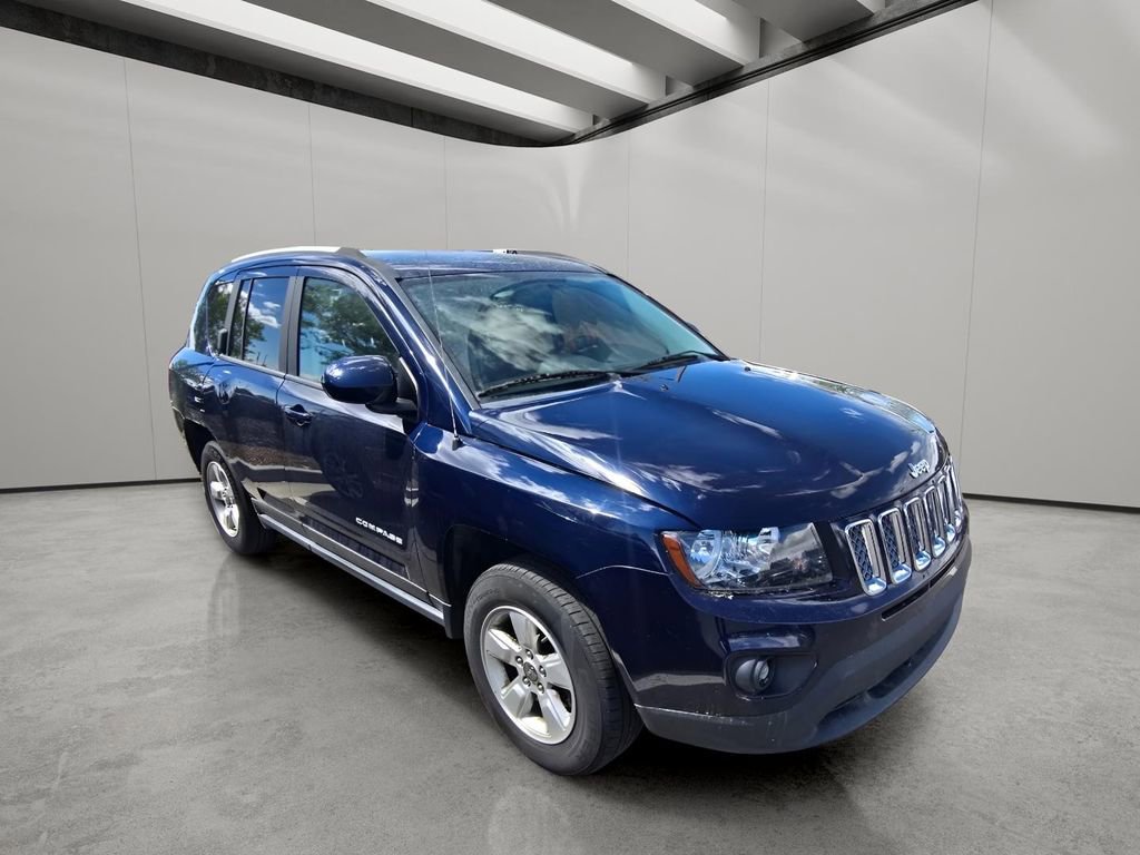 Used 2017 Jeep Compass Latitude FWD image 11