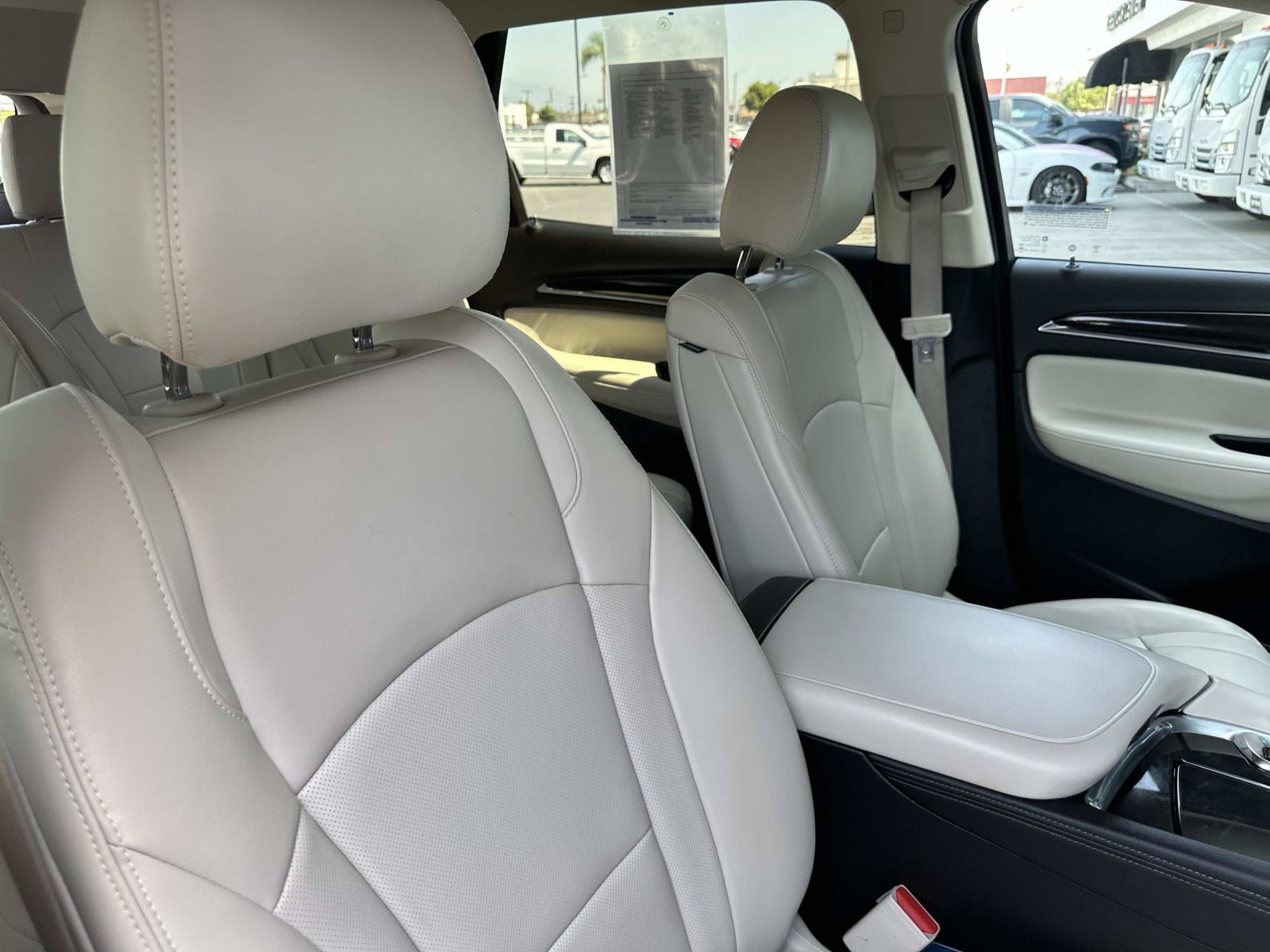 Used 2023 Buick Enclave Premium w/ Experience Buick Package FWD image 31