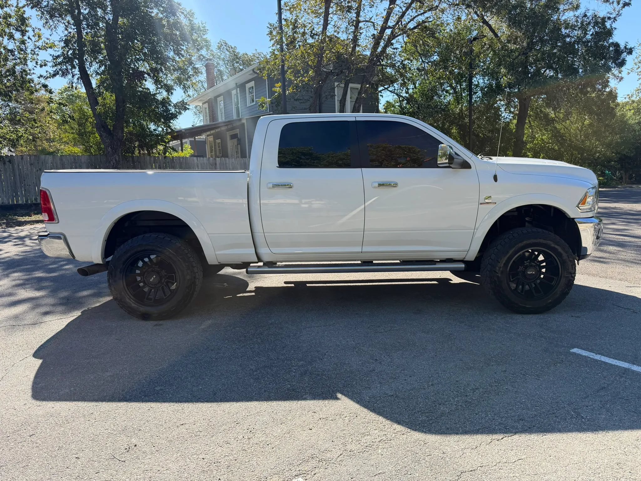 Used 2018 RAM 2500 Laramie AWD/4WD image 4