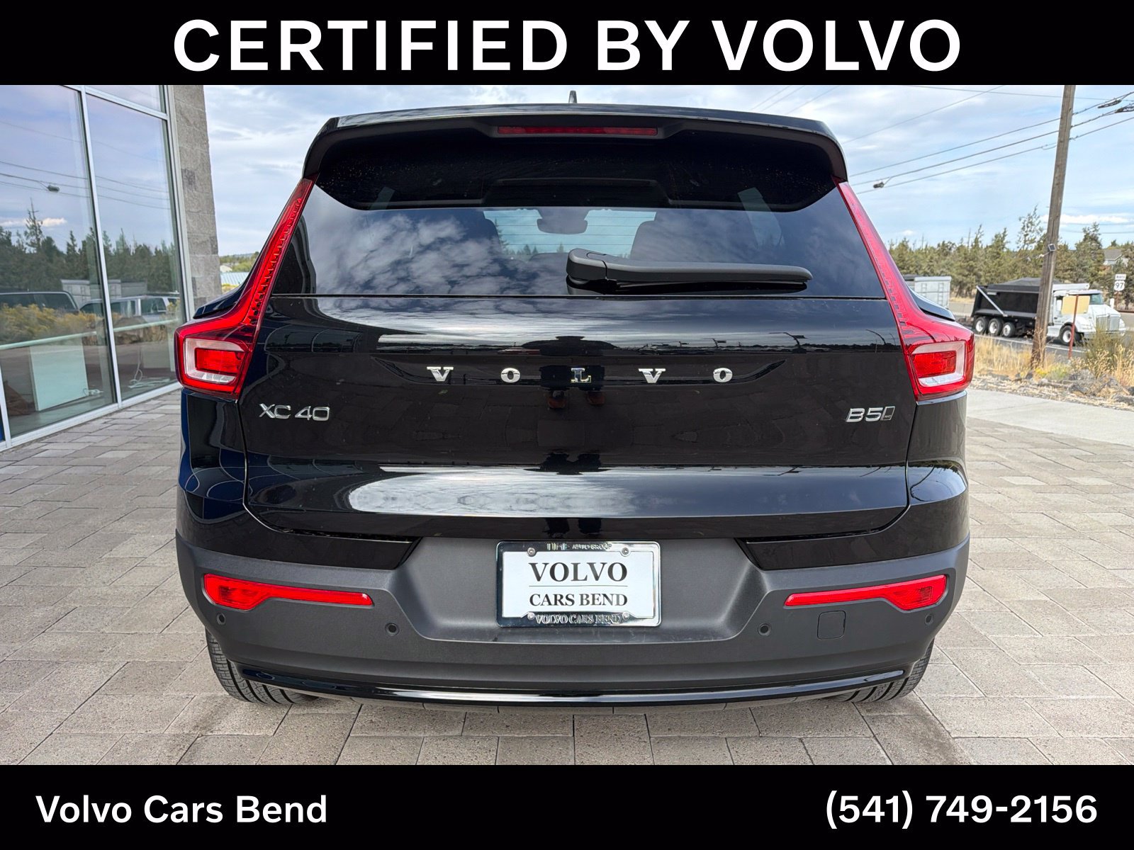 Used 2025 Volvo XC40 B5 Ultra AWD/4WD image 6
