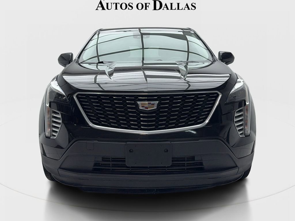 Used 2022 Cadillac XT4 Luxury w/ Cold Weather Package image 4