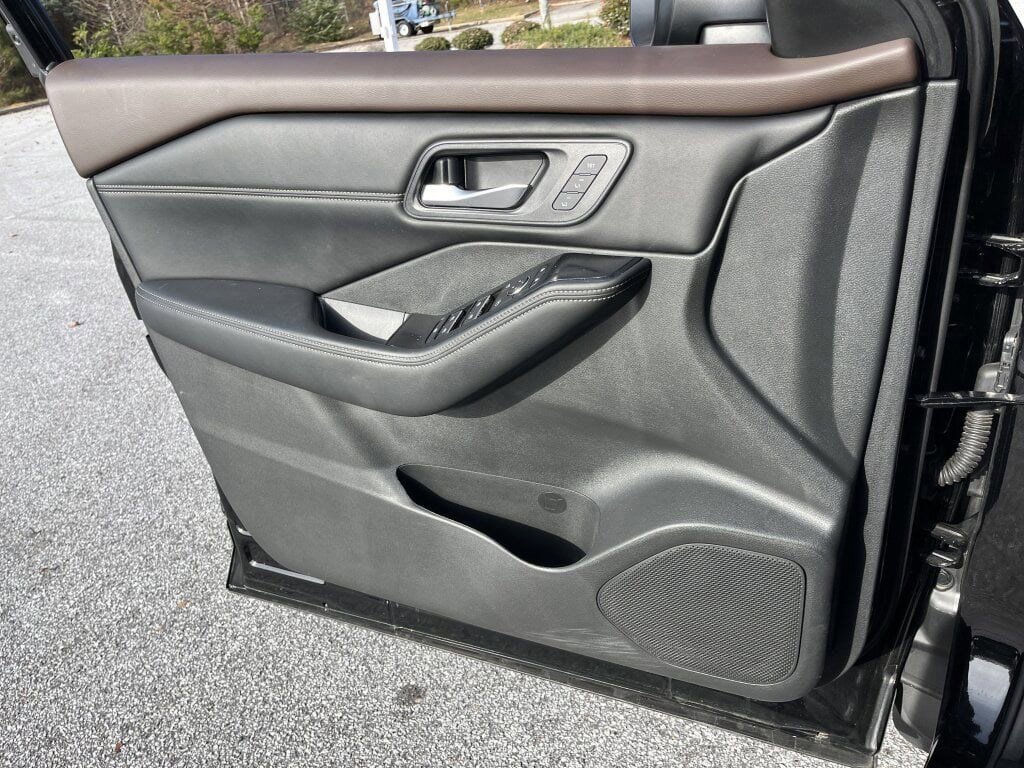 Certified 2023 Nissan Rogue SL w/ SL Premium Package image 18