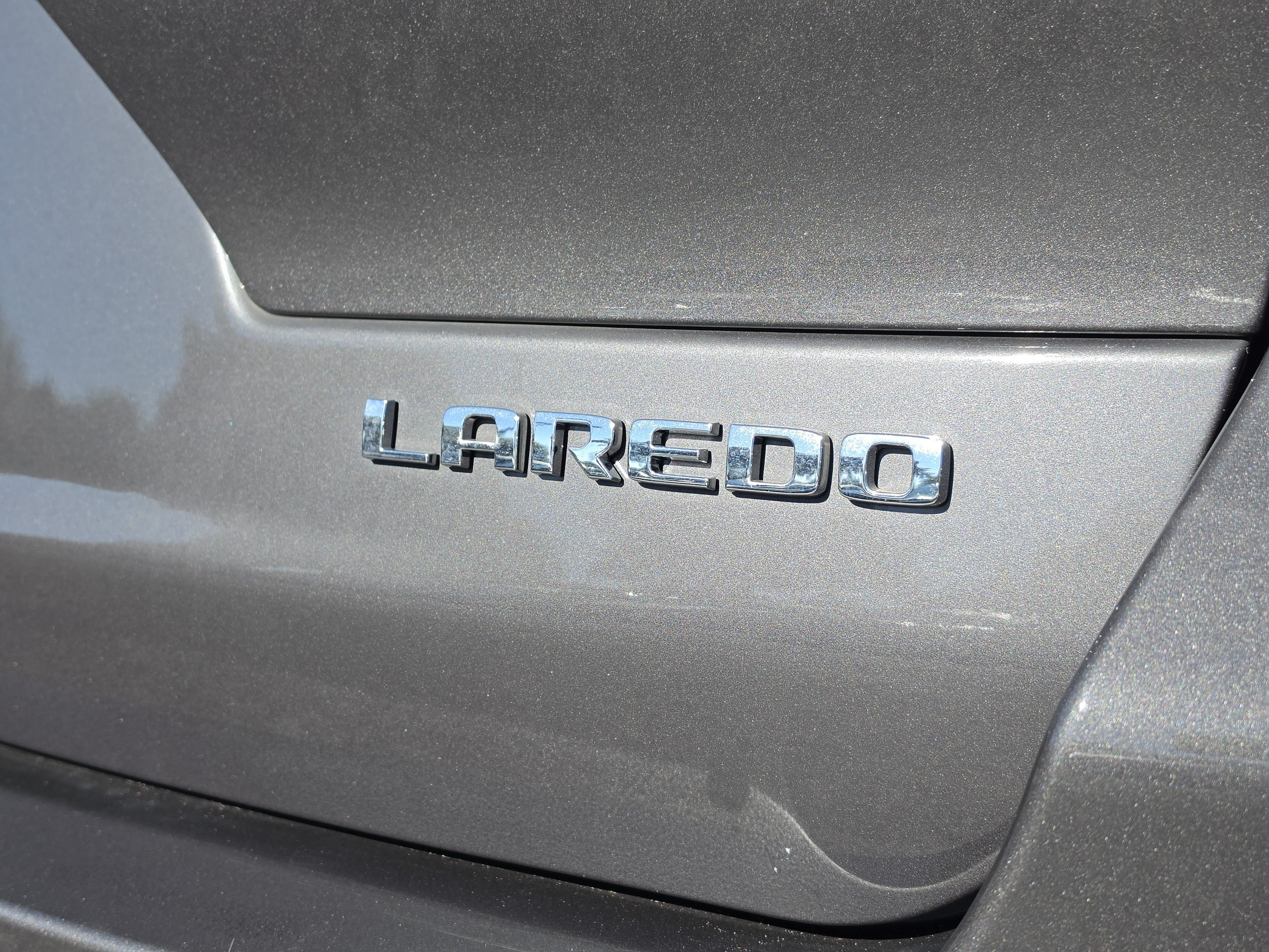 Used 2024 Jeep Grand Cherokee L Laredo RWD image 16