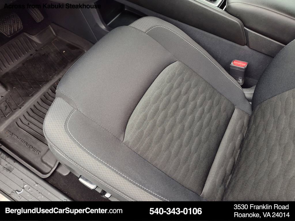 Used 2024 Nissan Pathfinder SV w/ SV Premium Package AWD/4WD image 23
