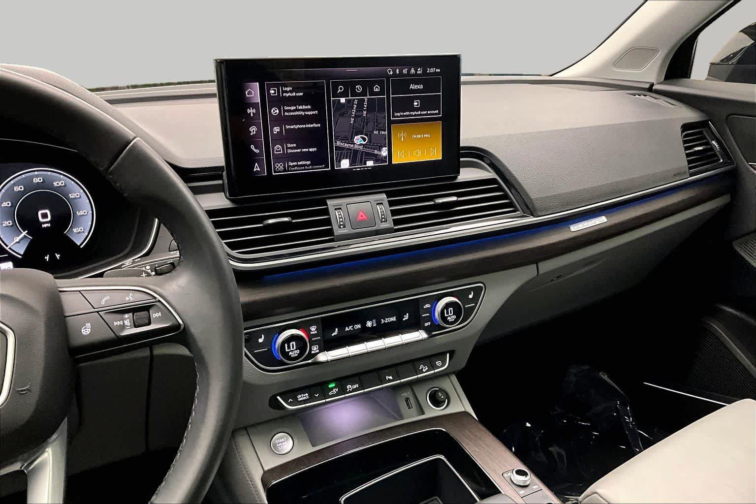Certified 2025 Audi Q5 e Premium Plus w/ Premium Plus Package AWD/4WD image 6