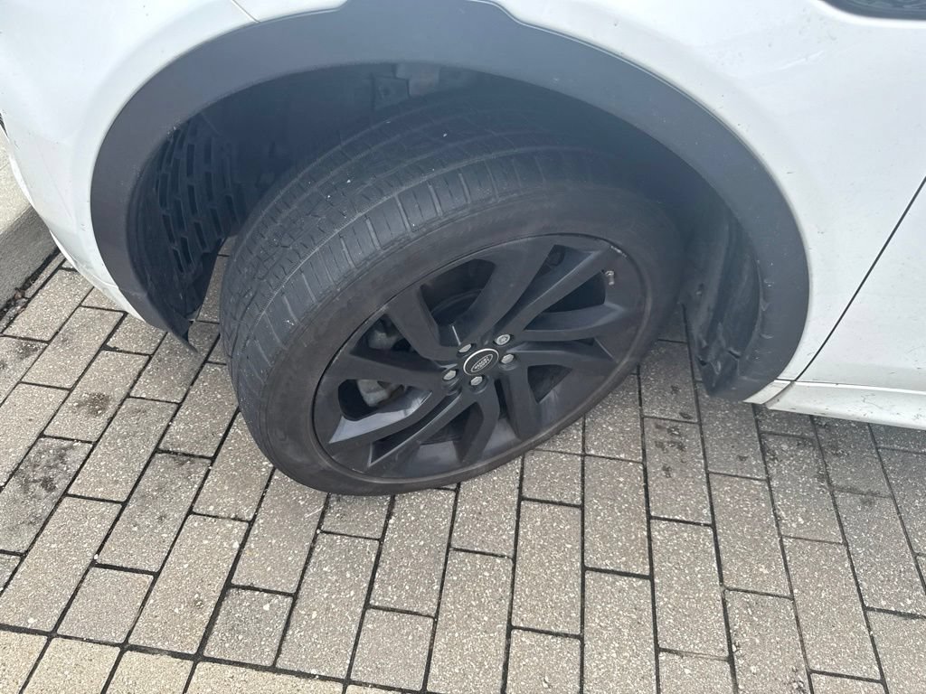 Used 2018 Land Rover Discovery Sport HSE AWD/4WD image 9