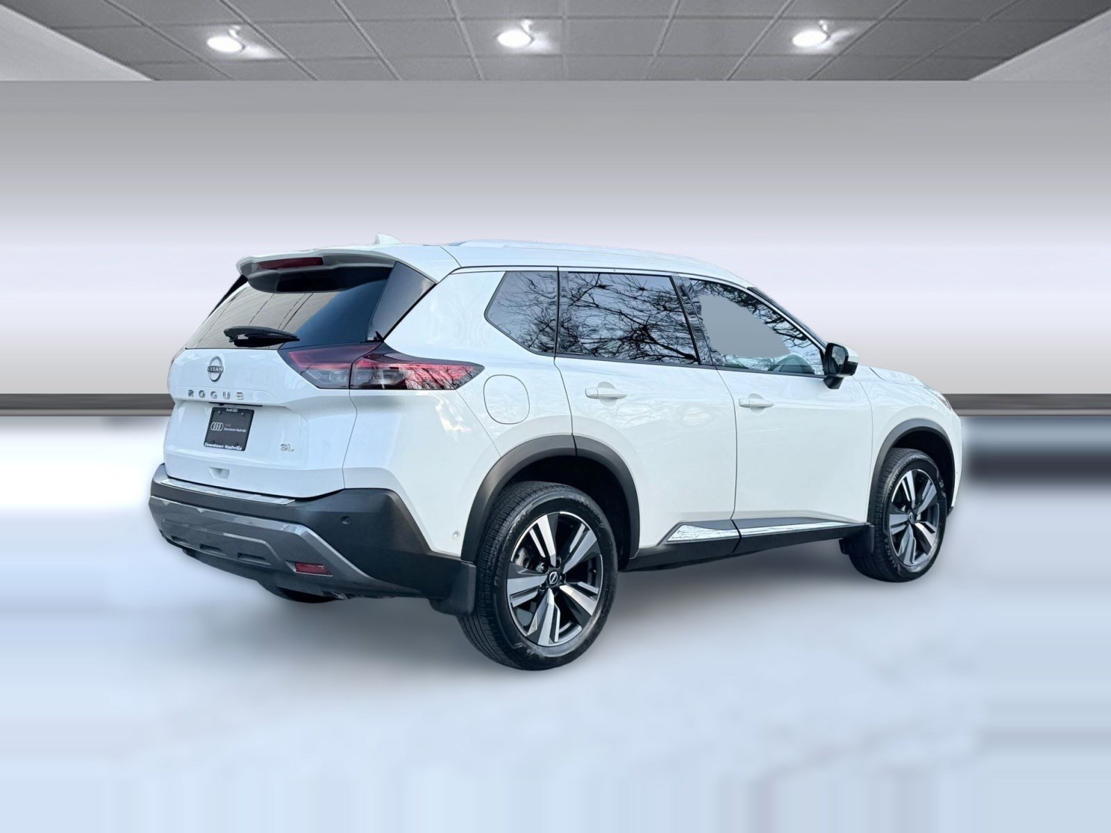 Used 2023 Nissan Rogue SL w/ SL Premium Package image 9