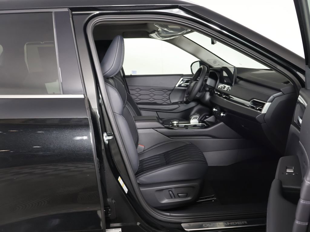 New 2026 Mitsubishi Outlander SEL image 36